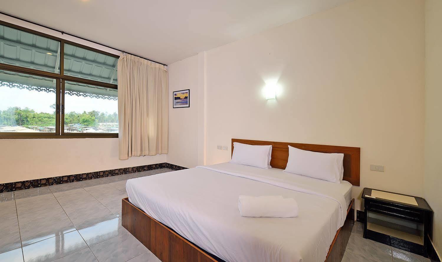 Krabi Grand Place Hotel Экстерьер фото